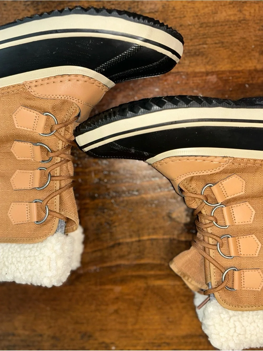 Sorel Caribou Waterproof Lace-Up Snow Boots Beige/Black Mid-Calf Women’s 7